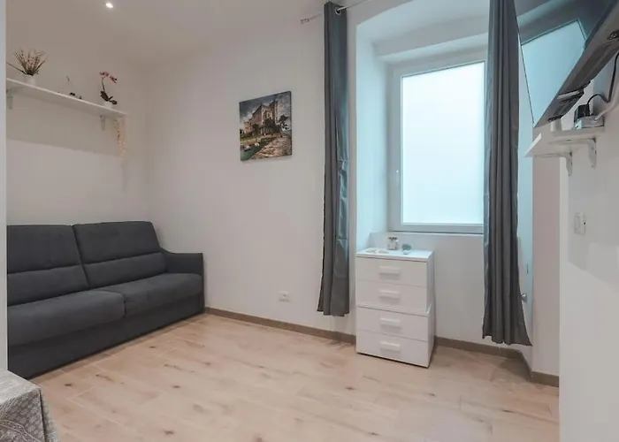 Free Wifi - Netflix - Sterpeto Elegant טריאסטה